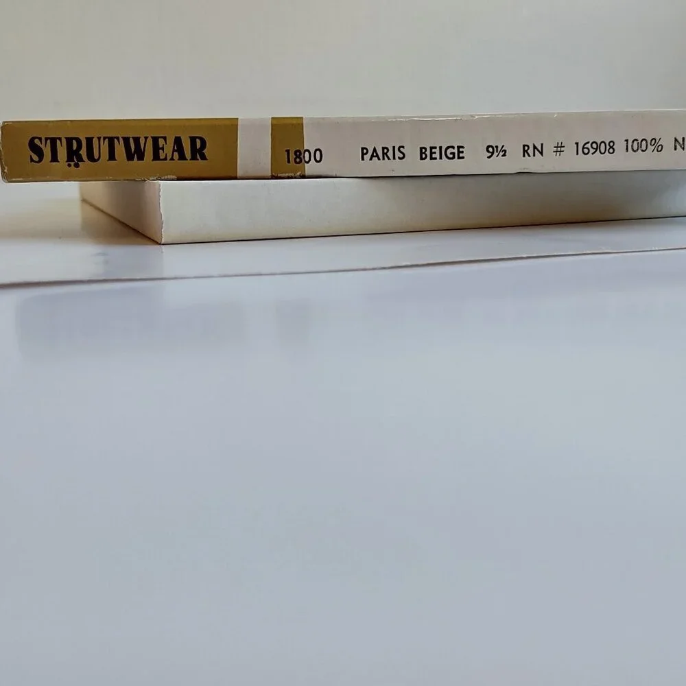 Vintage Strutwear 100% Nylon Stockings 4-Pairs 1800 Color-Paris Beige Size 9.5